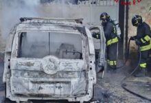 Grottolella, auto in fiamme in un’area privata: indagini sulle cause