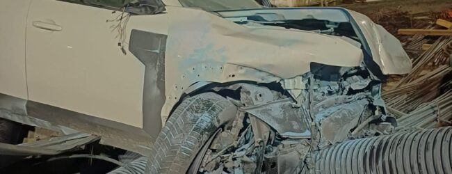 Benevento, auto finisce contro il cantiere della stazione al Rione Ferrovia: conducente ferito lieve