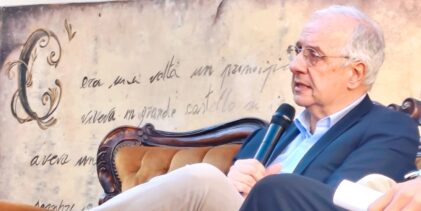 Ceppaloni apre il Festival del Libro: Veltroni e Mari rilanciano il valore della verità nell’era dei social