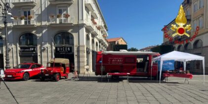 Avellino celebra la Giornata Mondiale del Diritto al Gioco: i Vigili del Fuoco incontrano i bambini in Corso Vittorio Emanuele