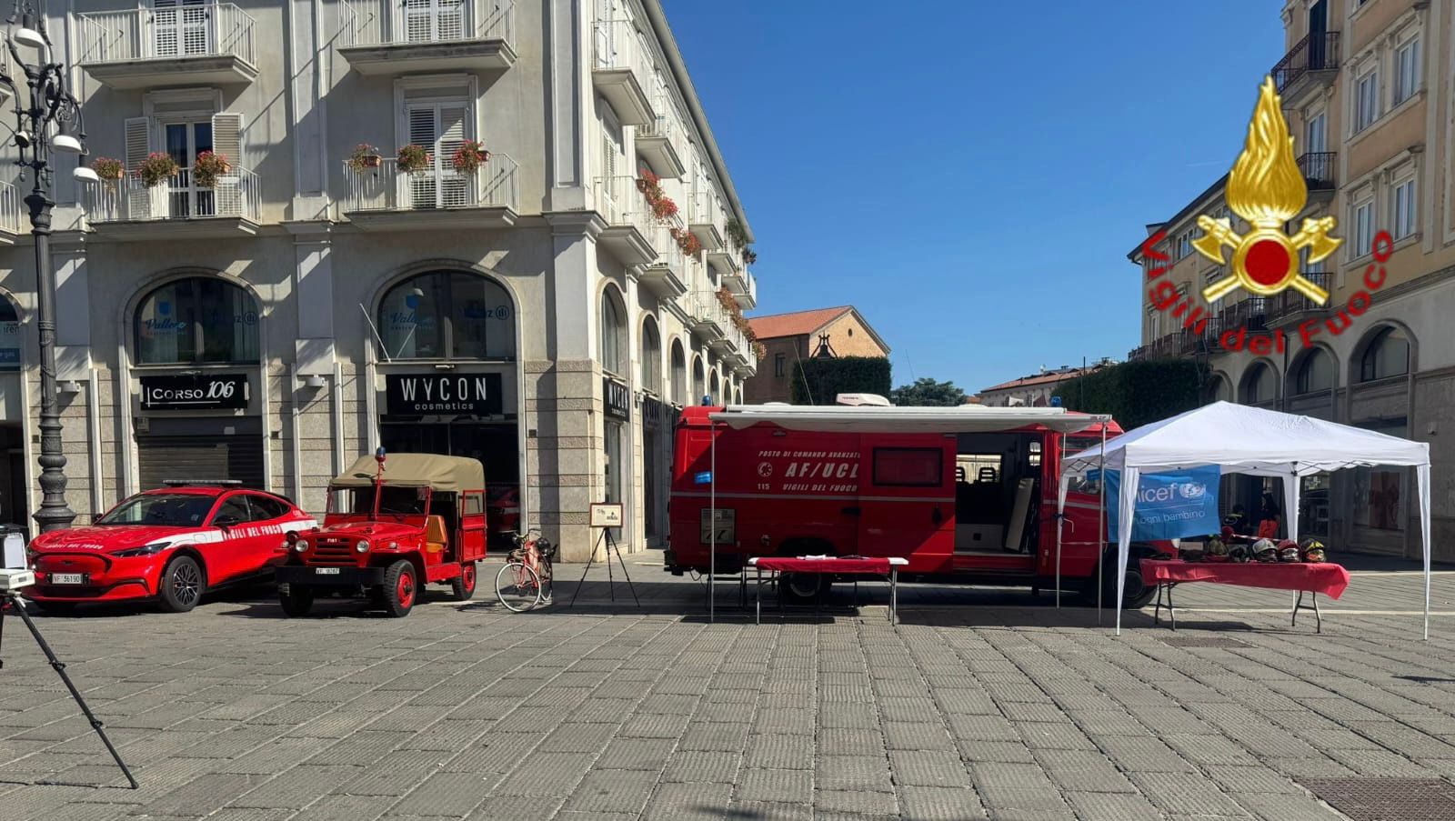Avellino celebra la Giornata Mondiale del Diritto al Gioco: i Vigili del Fuoco incontrano i bambini in Corso Vittorio Emanuele