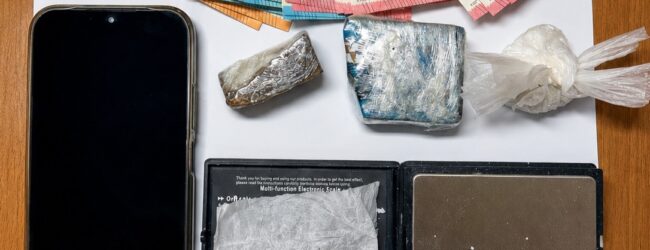 Benevento, Guardia di Finanza arresta donna con cocaina e hashish: trovati oltre 100 grammi di stupefacente e 1.000 euro in contanti