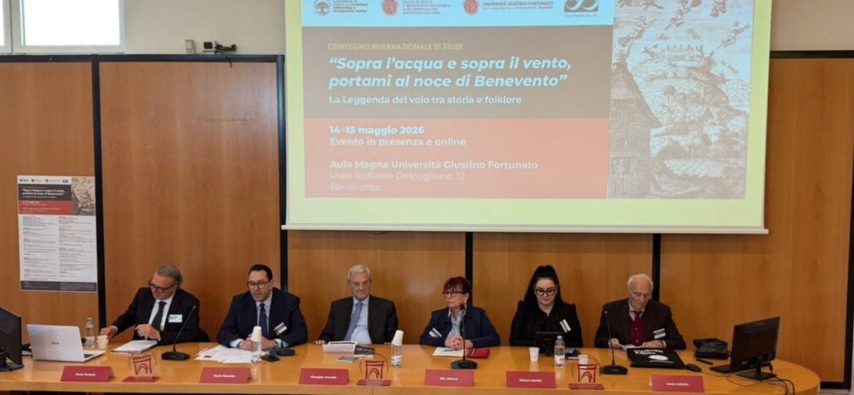 “Sopra l’acqua e sopra il vento”, all’Università Giustino Fortunato di Benevento il primo convegno italiano sul volo notturno delle Streghe