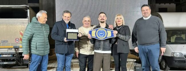 Dugenta celebra il campione italiano Dario Sapone: emozione e orgoglio per l’intera comunità