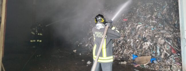 Incendio in corso alla New Vision di Sassinoro: intervento dei Vigili del Fuoco