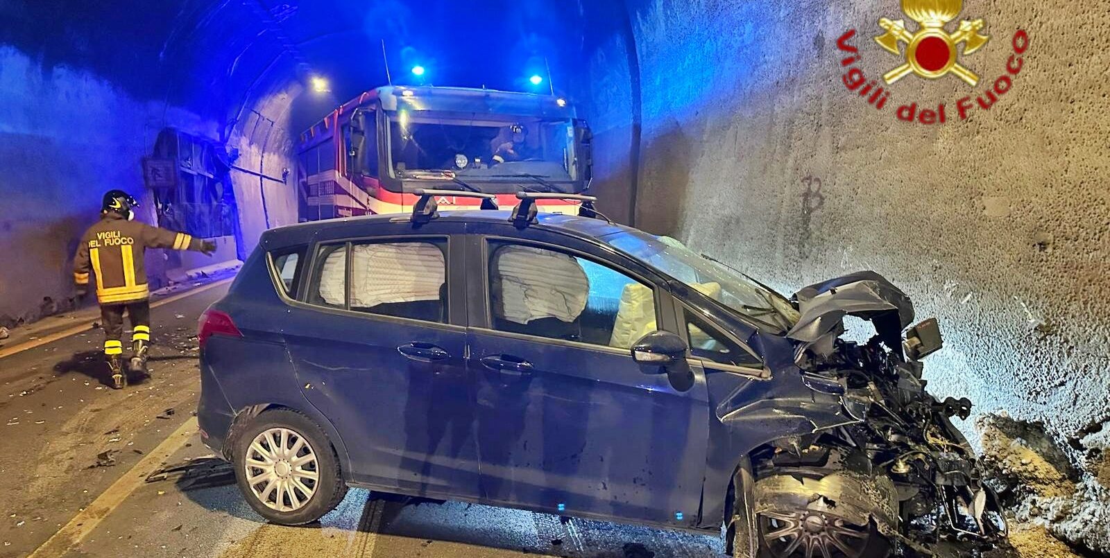 Solofra, incidente nella galleria Monte Pergola: coinvolte tre auto, tre feriti