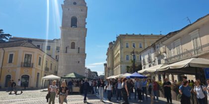 Benevento, il centro storico invaso dagli studenti: torna la Giornata dell’Arte e della Creatività