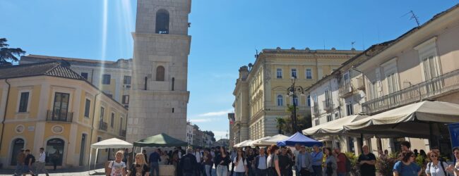 Benevento, il centro storico invaso dagli studenti: torna la Giornata dell’Arte e della Creatività