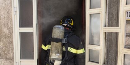 Incendio in un’abitazione a Cusano Mutri, salvata una donna: intervento dei Vigili del Fuoco