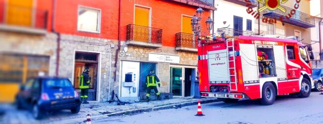 Andretta, assalto nella notte al bancomat: esplode lo sportello della Bdm