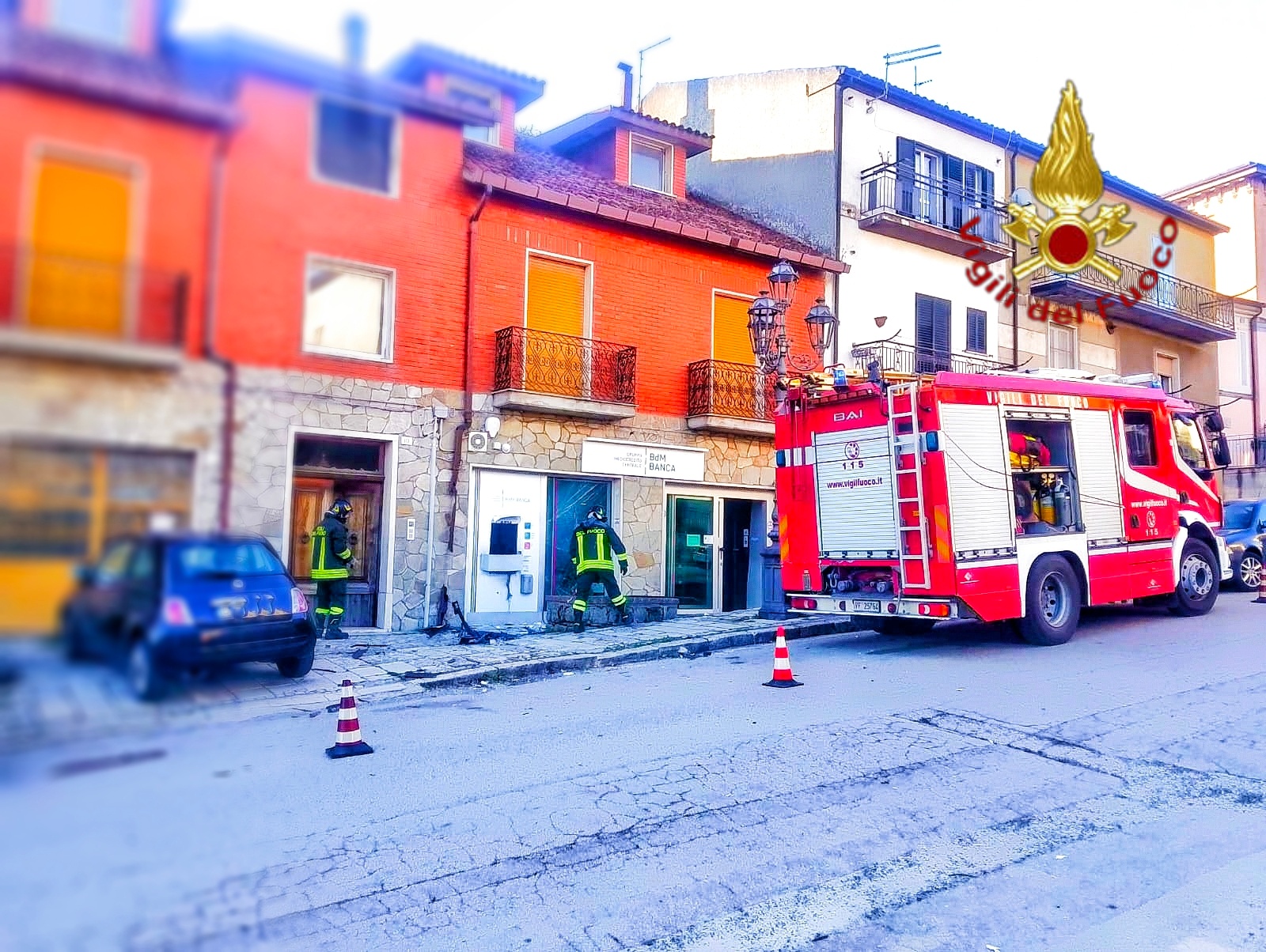 Andretta, assalto nella notte al bancomat: esplode lo sportello della Bdm