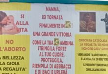 Benevento, cartellone ‘No all’aborto’ vicino all’ospedale: AVS Sannio, ‘Terrorismo psicologico, non torneremo al Medioevo”