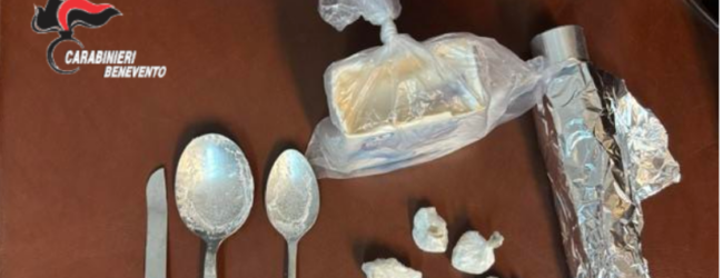 Valle Telesina, arrestato dai Carabinieri un uomo trovato in possesso di crack e materiale per il confezionamento