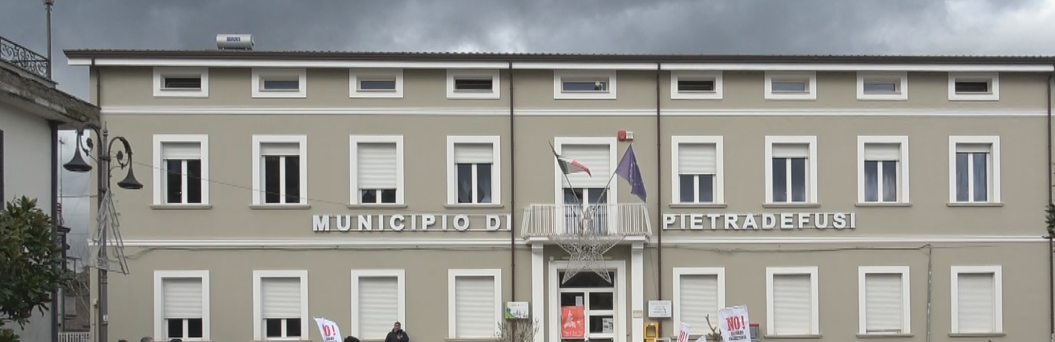 Pietradefusi, indagini su schede carburante comunali: coinvolto un consigliere