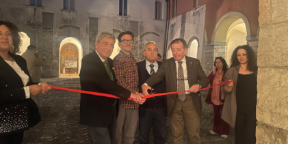 Grande successo a Cerreto Sannita per l’inaugurazione della mostra “Sacro e Profano” di Domizio Cassella