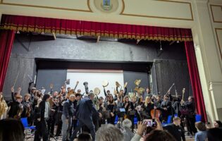 Airola, Orchestra Etnopopolare in concerto: al Teatro Comunale una serata di musica, tradizione e inclusione