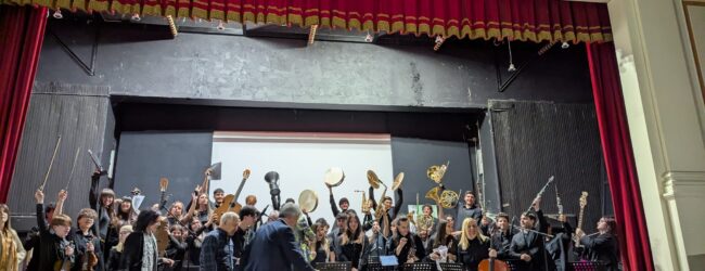 Airola, Orchestra Etnopopolare in concerto: al Teatro Comunale una serata di musica, tradizione e inclusione
