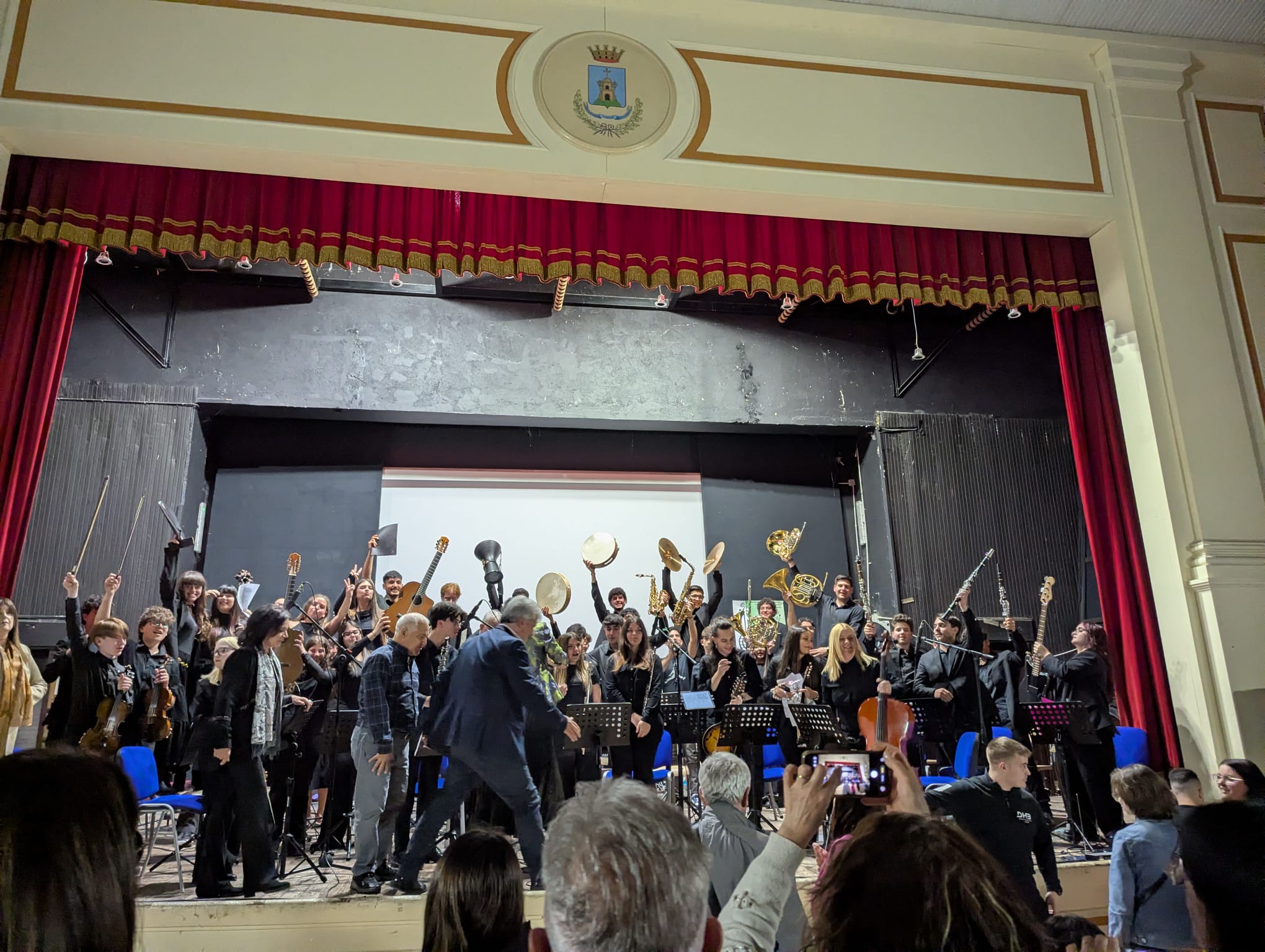 Airola, Orchestra Etnopopolare in concerto: al Teatro Comunale una serata di musica, tradizione e inclusione