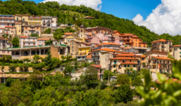 Torrioni apre le porte ai visitatori: nasce il tour tra il Greco di Tufo e la tradizione delle massaie