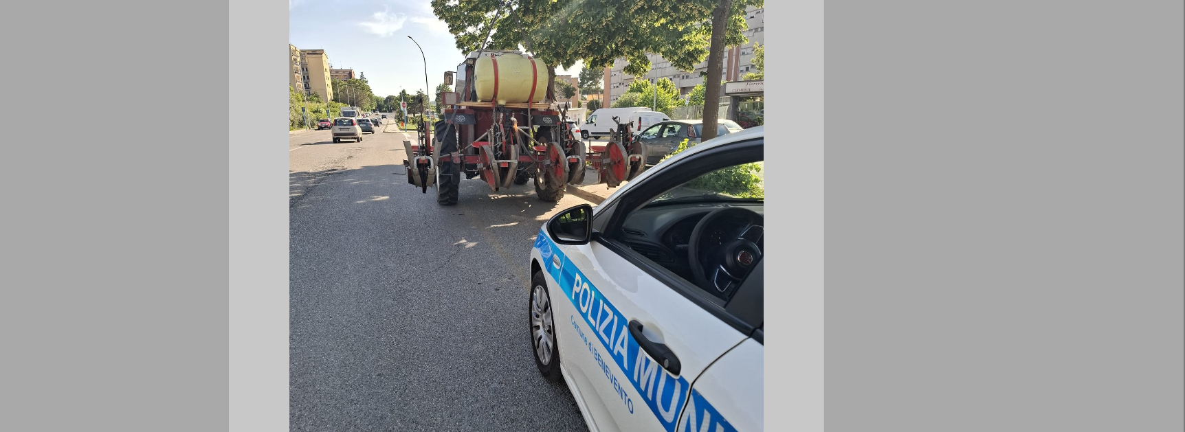 Blitz della Polizia Municipale: autocarri e trattori nel mirino