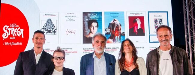 Premio Strega 2026, annunciati i sei finalisti: in testa Michele Mari. Finale a sei per la regola “medio-piccolo”