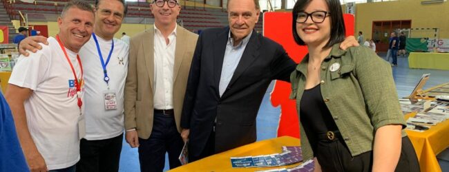 Al Pala Valentino Ferrara parte “Figurine che Passione – BenExpo”: figurine e memoria al centro di Benevento