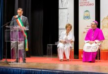 Mastella accoglie Monsignor Autuoro: “E’ difficile fare cose difficili, ma non ci rassegniamo: noi accanto a Lei nel trasmettere messaggio, d’amore, di Cristo”