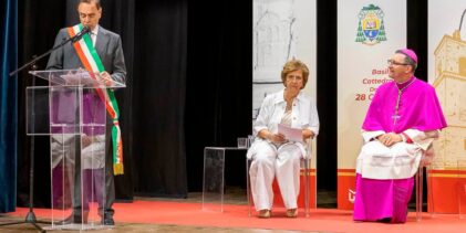 Mastella accoglie Monsignor Autuoro: “E’ difficile fare cose difficili, ma non ci rassegniamo: noi accanto a Lei nel trasmettere messaggio, d’amore, di Cristo”