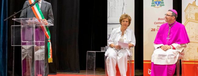 Mastella accoglie Monsignor Autuoro: “E’ difficile fare cose difficili, ma non ci rassegniamo: noi accanto a Lei nel trasmettere messaggio, d’amore, di Cristo”