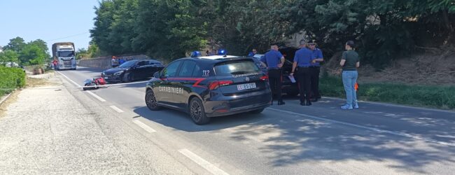 Scontro tra auto e moto sulla Statale 90 bis: muore un motociclista