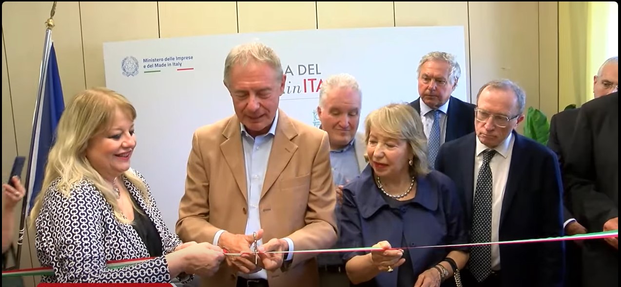 Urso inaugura la Casa del Made in Italy ad Avellino: “Obiettivo una sede in ogni provincia produttiva”