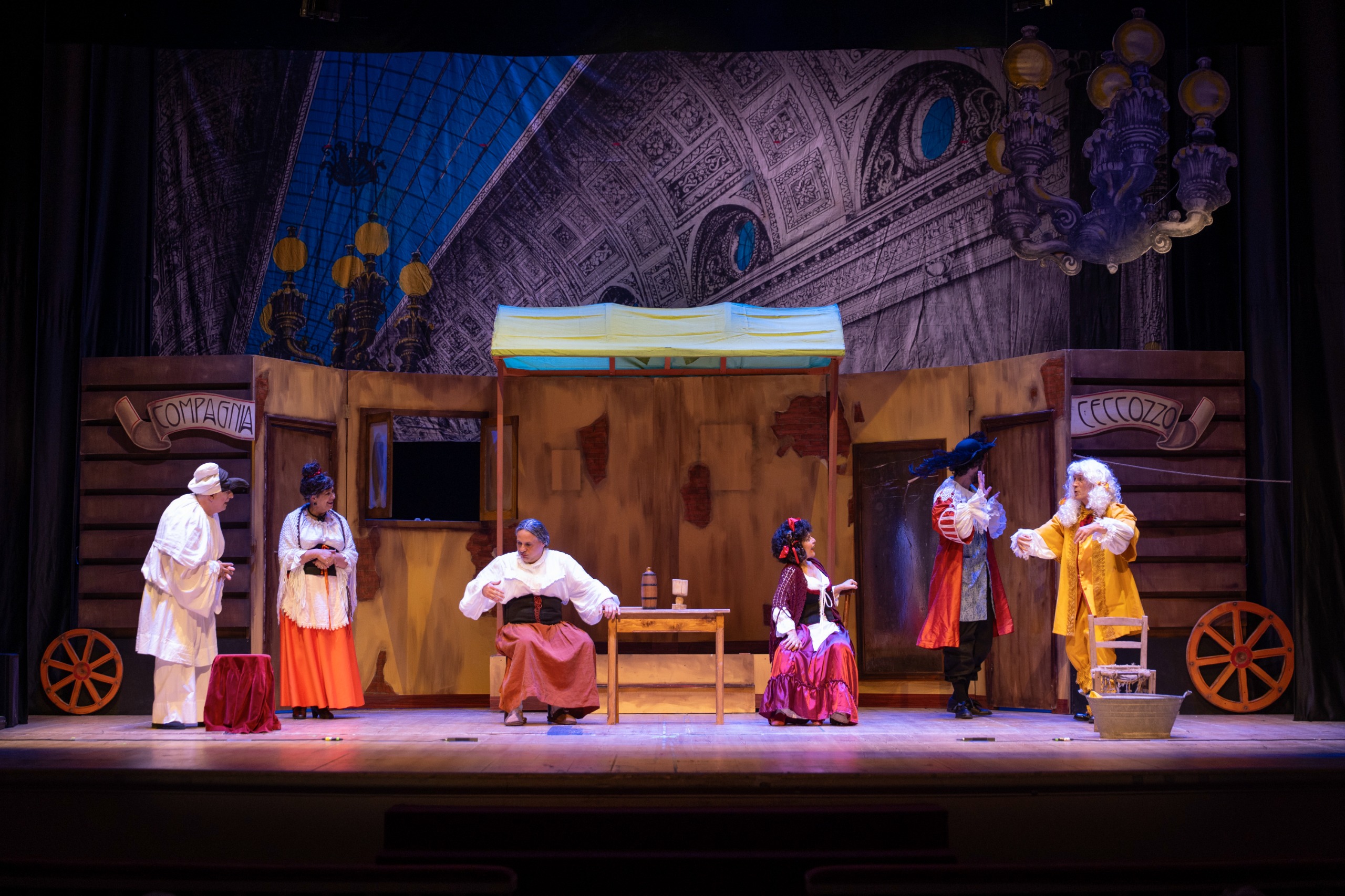 “La Zeza” chiude la stagione dell’Accademia di Santa Sofia: festa popolare e risate al Teatro Comunale di Benevento