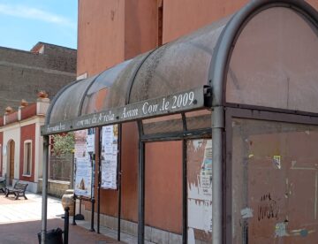 Pensiline dei bus nel degrado ad Airola, il PD sollecita il Comune: “Servono sicurezza e manutenzione”