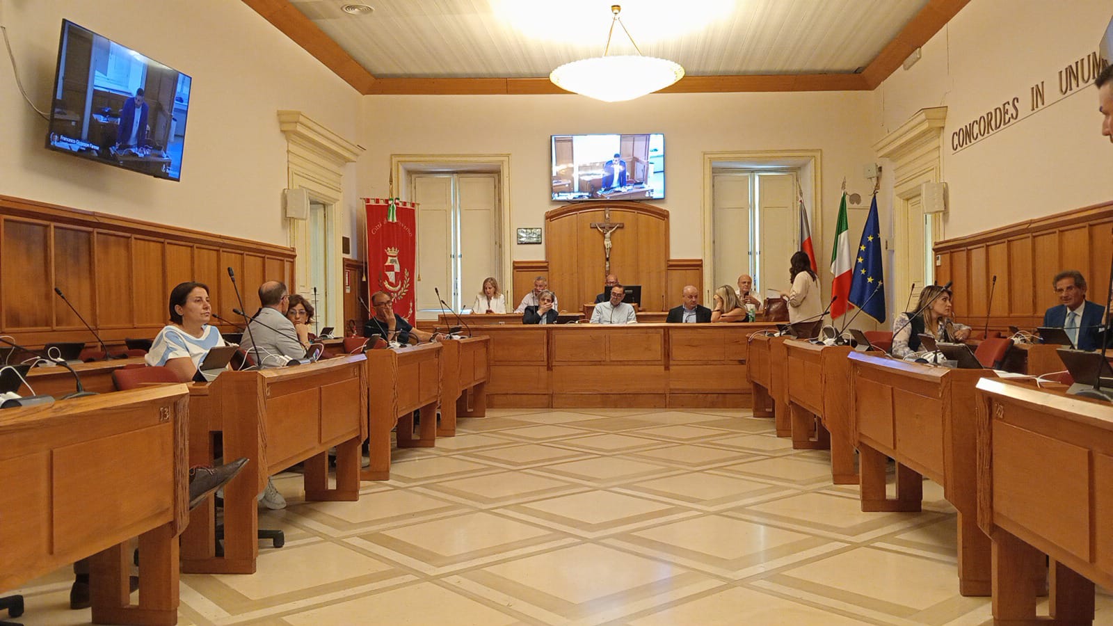 Consiglio, via libera su rottamazione cartelle esattoriali. No a variante al PUC passaggio a livello AV-BN