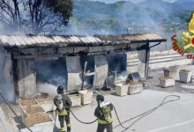 Incendio in uno stabilimento di Pianodardine, in fiamme un container adibito ad area ristoro