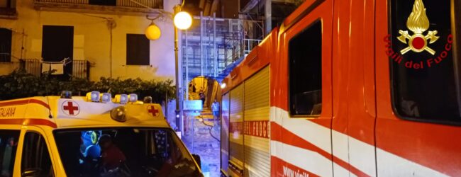Doppio intervento dei Vigili del Fuoco tra Mercogliano e Avellino: salvate quattro persone da un incendio