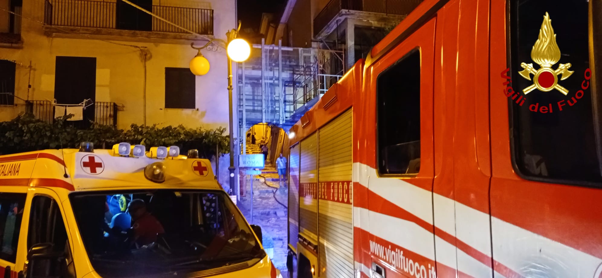 Doppio intervento dei Vigili del Fuoco tra Mercogliano e Avellino: salvate quattro persone da un incendio