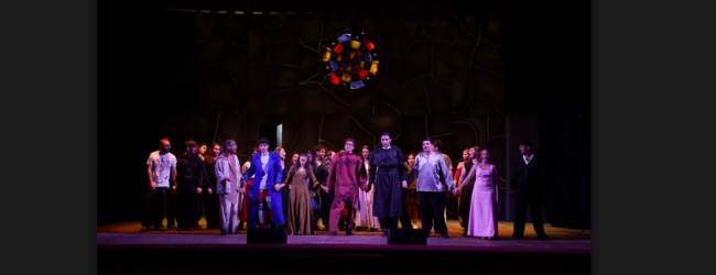 Trionfo e standing ovation al Teatro Partenio per il Musical “Notre Dame de Paris” firmato dall’ISISS “De Luca” di Avellino in collaborazione con l’Ateneo Alea
