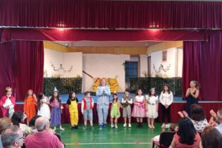 Apollosa, successo per “Il Pasticcio Magico nel Bosco”, il saggio di Teatro Bimbi curato da Maurizio Tomaciello