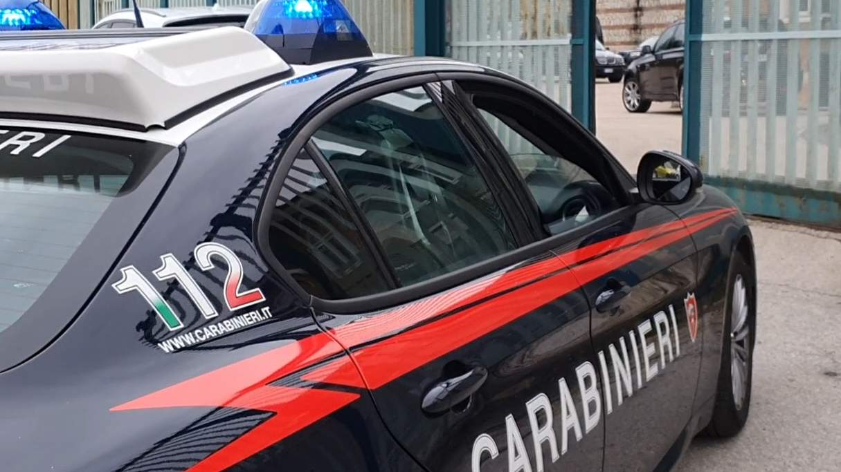 Baiano (AV) – Aggredisce la sorella e la minaccia anche davanti ai Carabinieri: arrestato