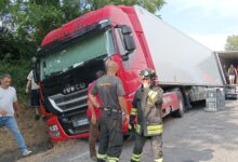 Incidente a Sferracavallo: tir finisce fuori strada