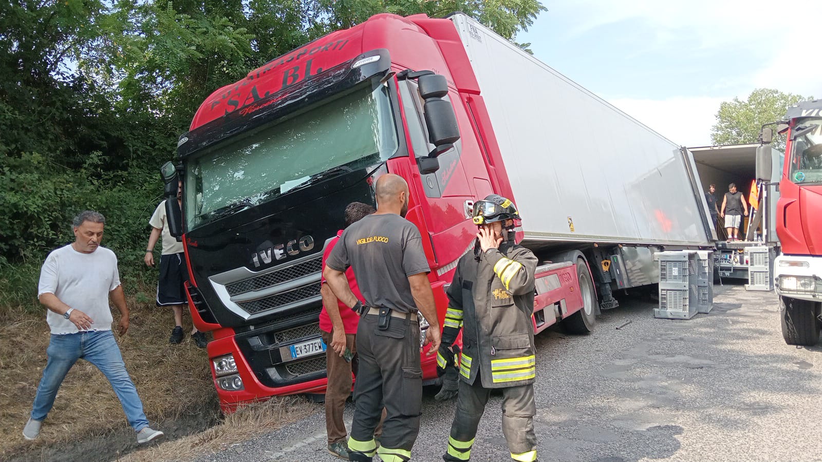 Incidente a Sferracavallo: tir finisce fuori strada