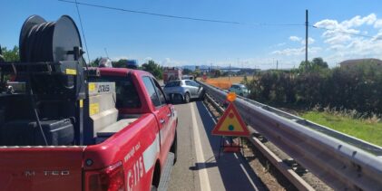Incidente lungo la Provinciale Benevento- Pietrelcina: tre feriti, 75enne estratto dalle lamiere dai vigili del fuoco