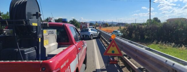 Incidente lungo la Provinciale Benevento- Pietrelcina: tre feriti, 75enne estratto dalle lamiere dai vigili del fuoco