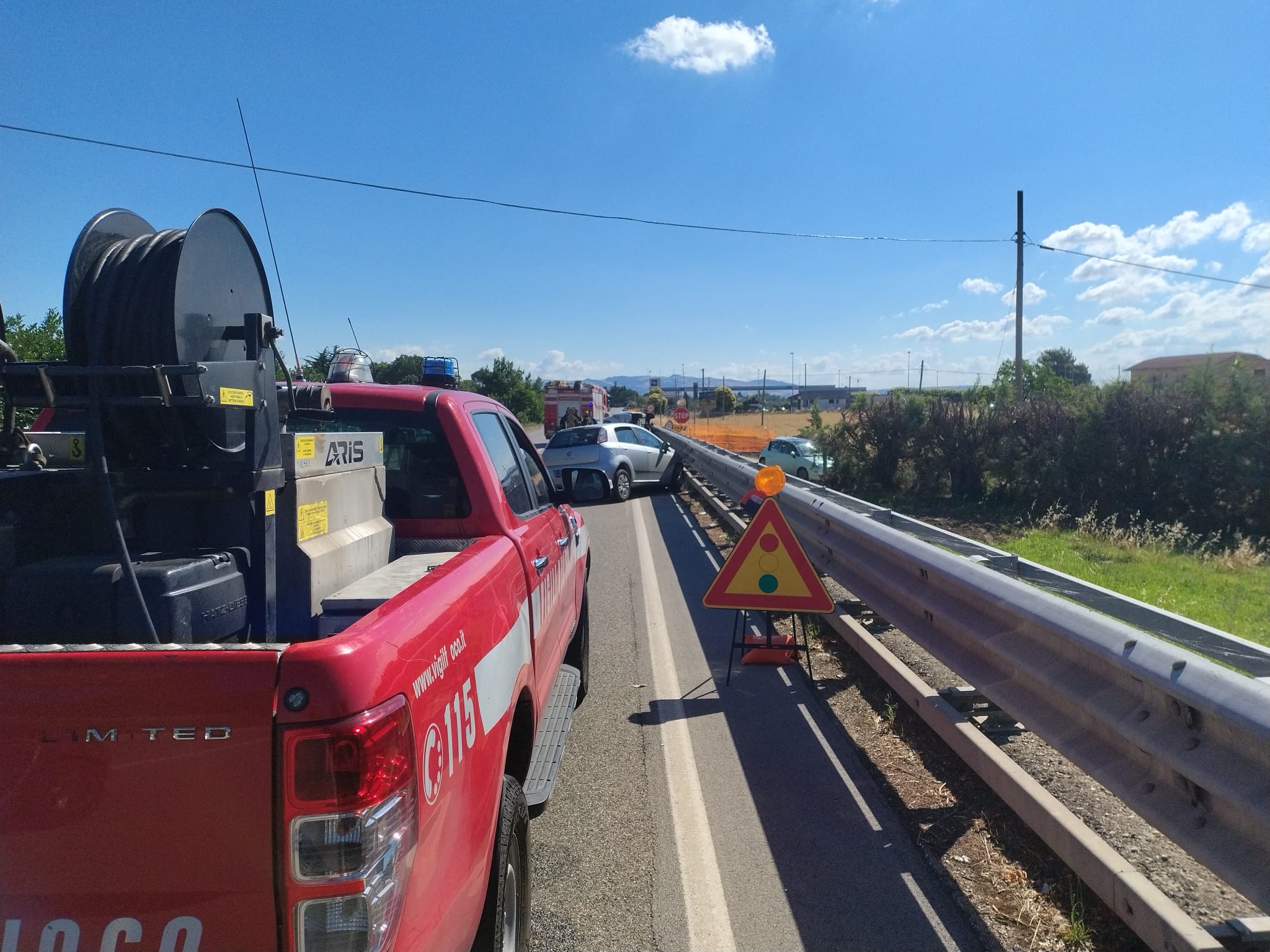 Incidente lungo la Provinciale Benevento- Pietrelcina: tre feriti, 75enne estratto dalle lamiere dai vigili del fuoco
