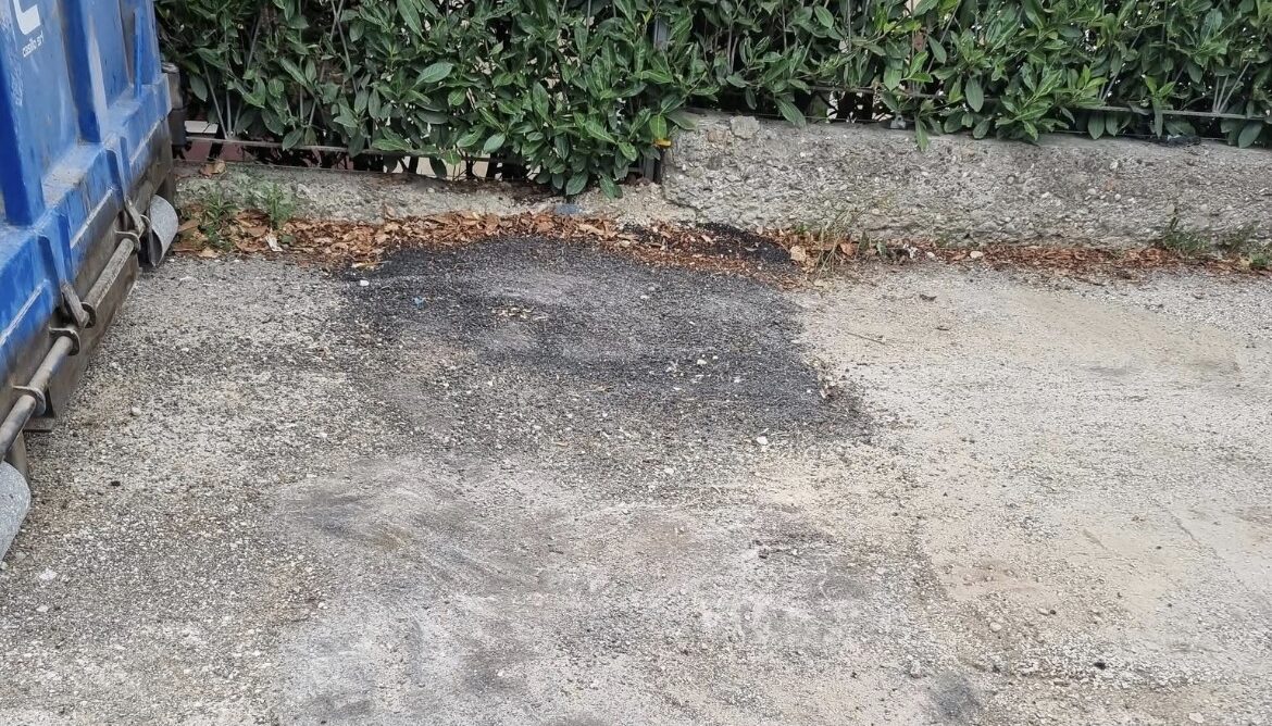 Strade asfaltate a metà, la denuncia del PD con Razzano e De Longis