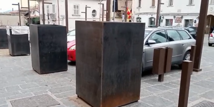 Piano di Corte, quelle fioriere che destano inquietudine