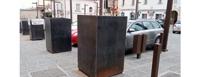 Piano di Corte, quelle fioriere che destano inquietudine