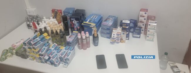 Benevento, furto da oltre 1.200 euro al supermercato: arrestati due uomini dopo un inseguimento