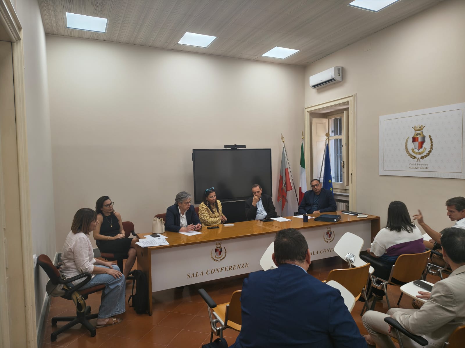 Mensa, riunione al Comune: “Dialogo sereno con i dirigenti scolastici, aperture sul pasto da casa”